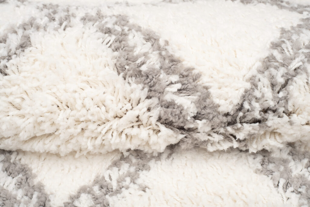 Covor Boho cu Ciucuri Crem Carouri Shaggy