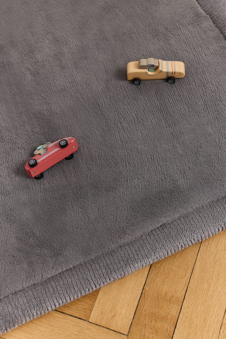 Covor pentru copii Fluffin Pătrat Gri Închis